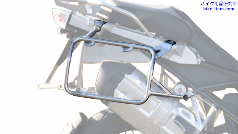 金属パイプのサイドバッグサポート