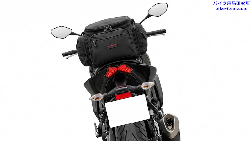 シートバッグ、ズレていないか真後ろから確認