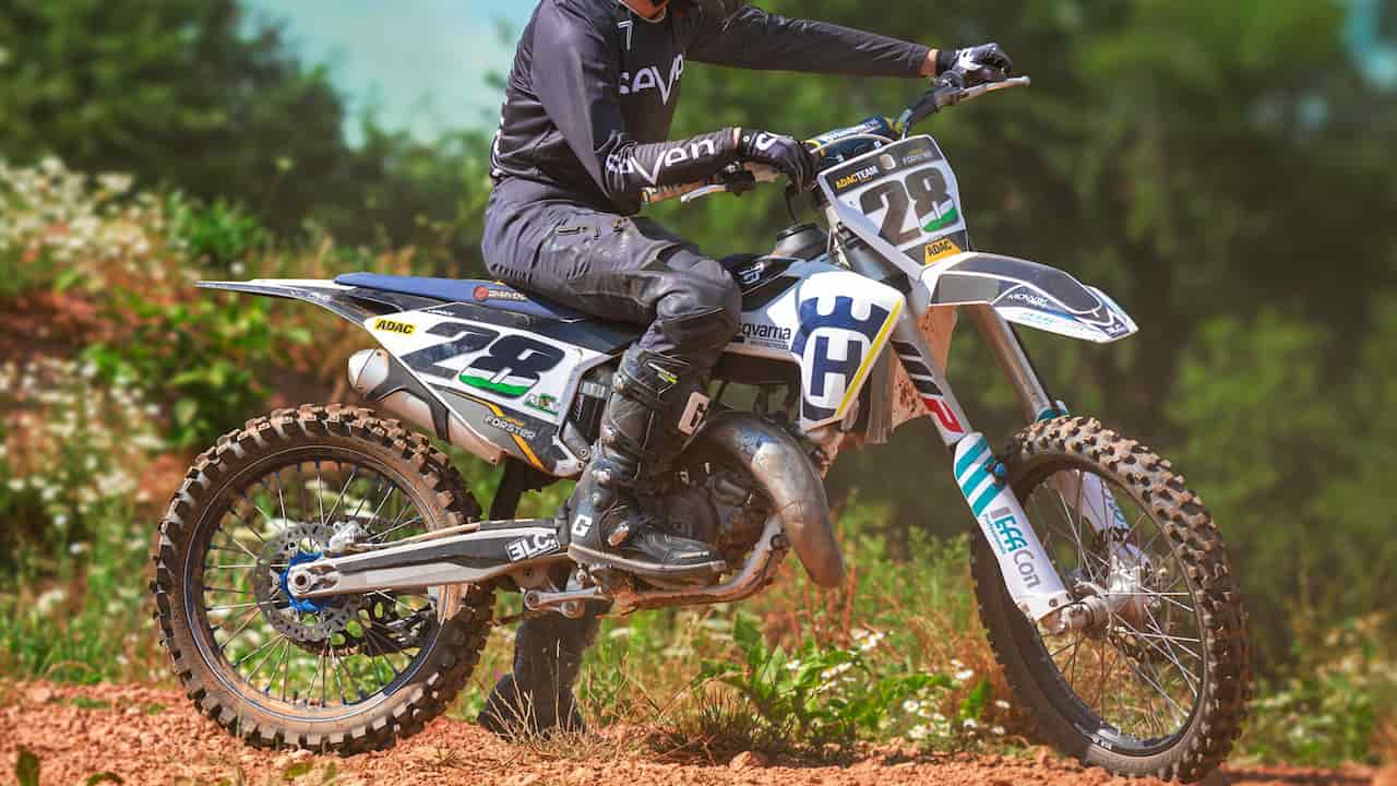 モトクロスブーツ装着イメージ