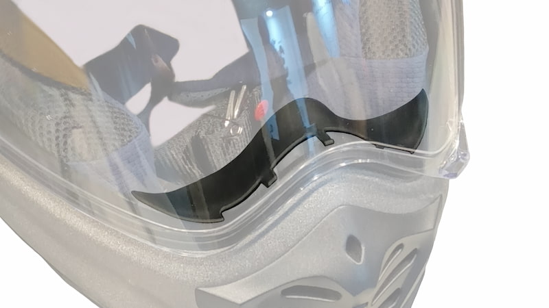 アライ TX-STRADA、ブレスガード